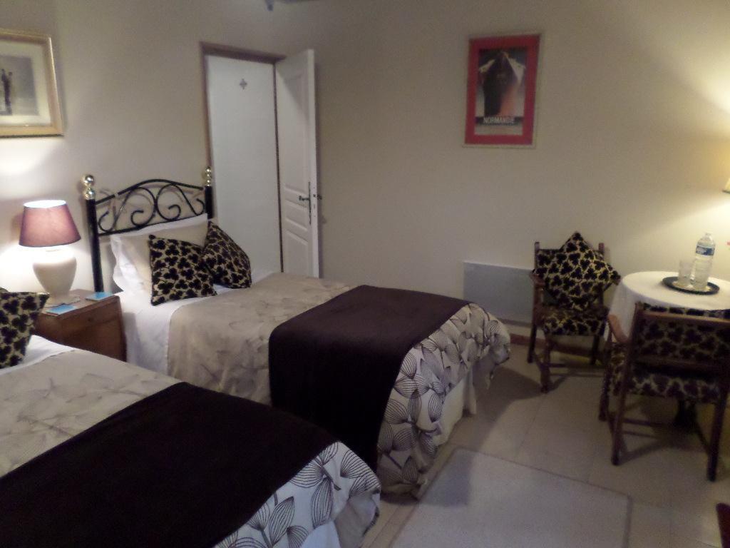 La Chevallerie B&B Isigny-le-Buat Eksteriør bilde